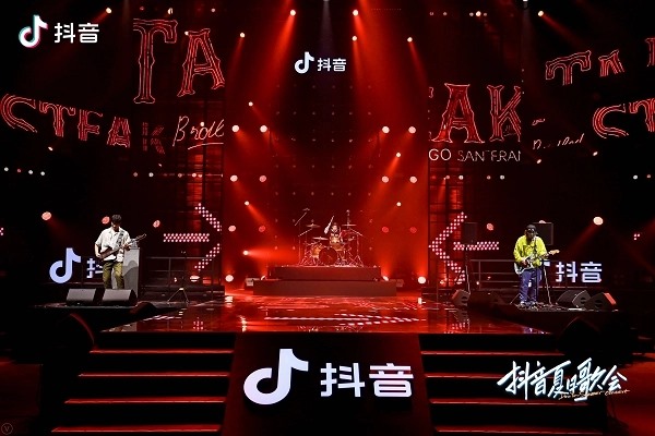 怎么涨粉丝？我在抖音快手发了很多有意思的东西就是不涨？